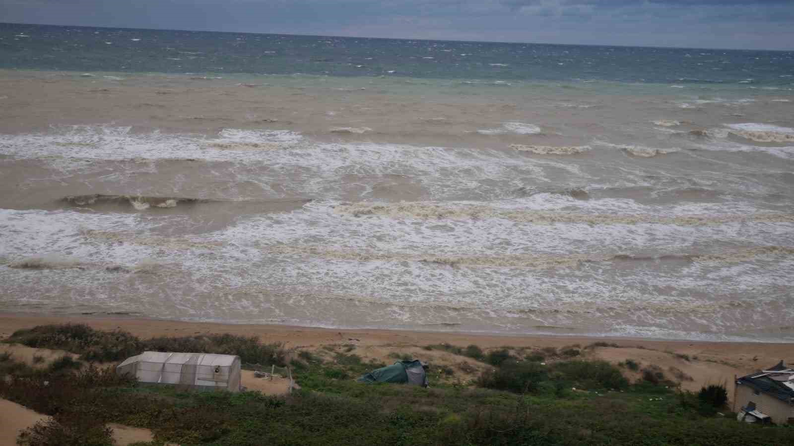 Karadeniz çamura bulandı
