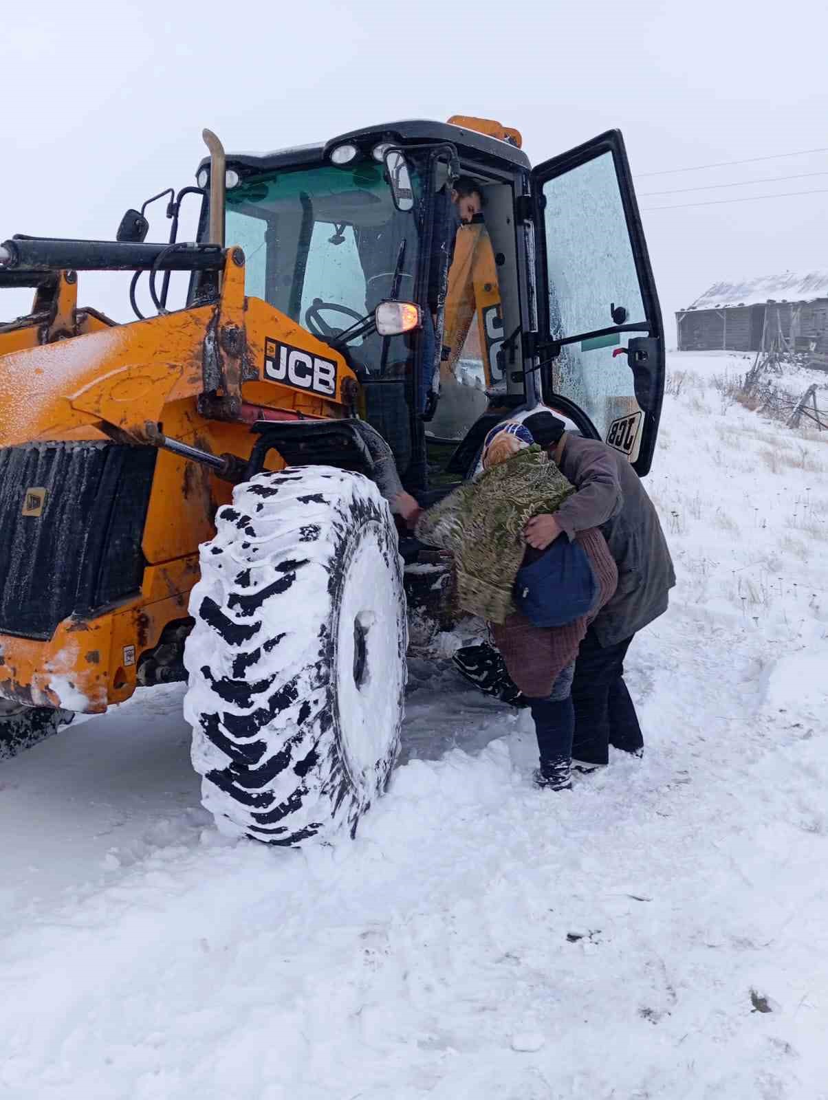 Gümüşhane yaylalarında mahsur kalan vatandaşlar kurtarıldı
