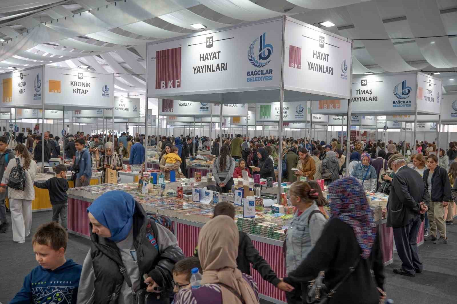 Bağcılarlılar, festival tadında bir kitap fuarı geçiriyor
