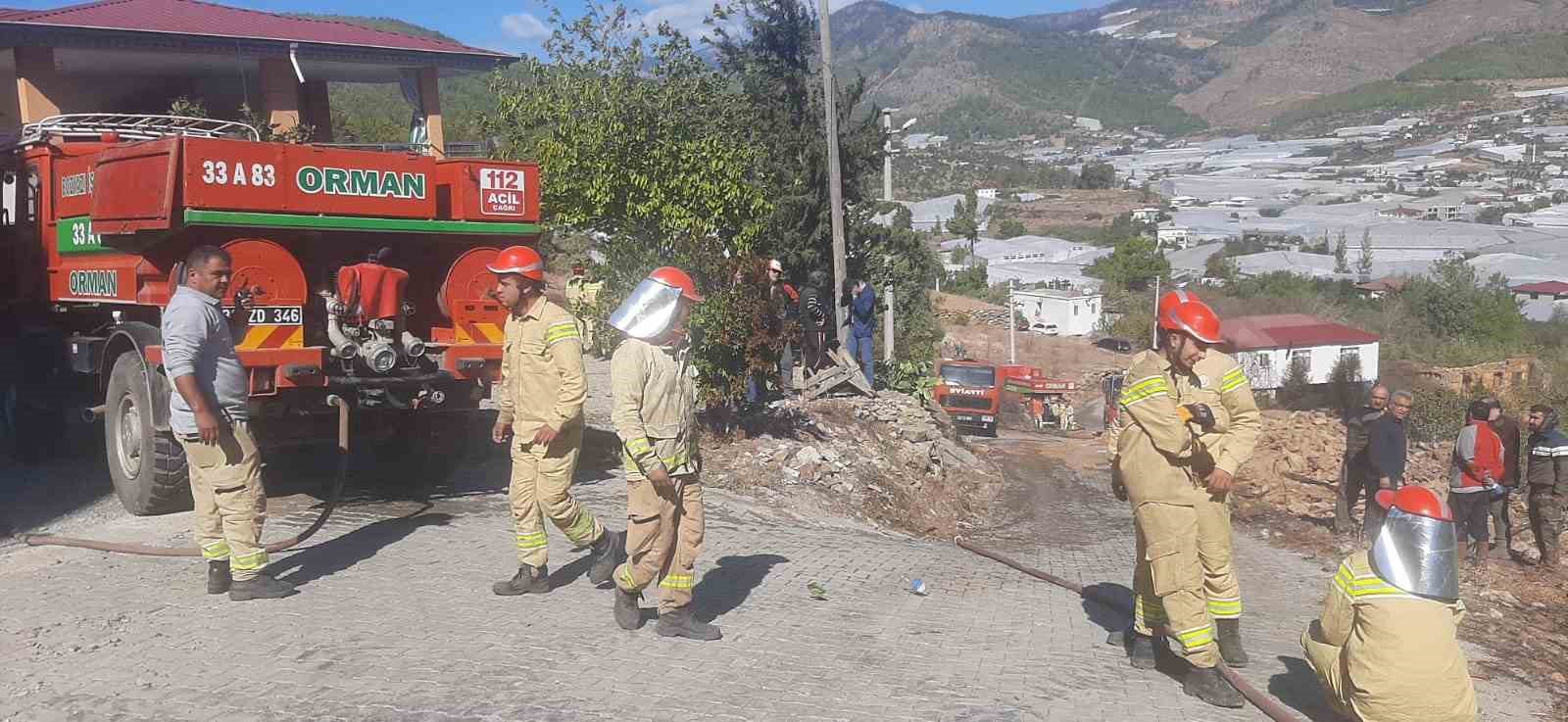 Mersin’de zeytinlik alanda yangın
