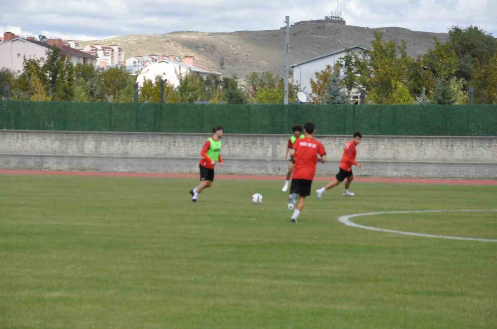 Kars 36 Spor Tortum Spor hazırlıklarını sürdürüyor
