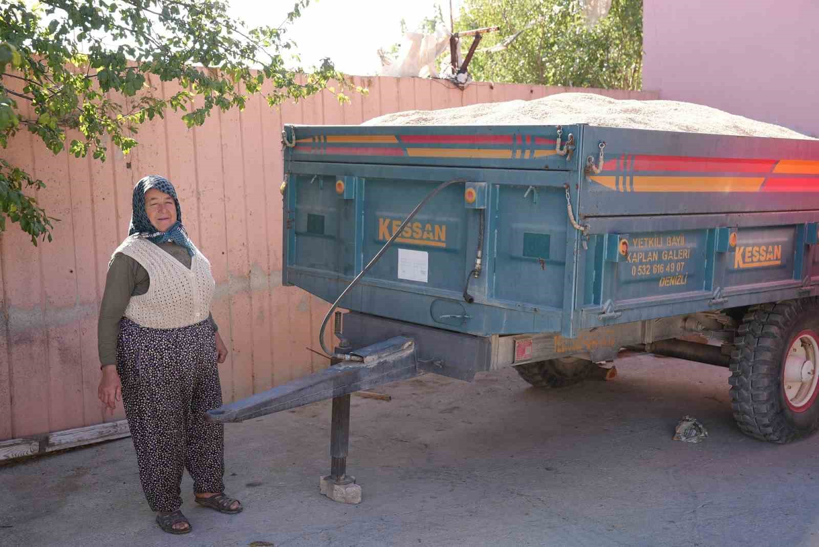 Denizli Büyükşehir çiftçiden 45 ton arpa alacak
