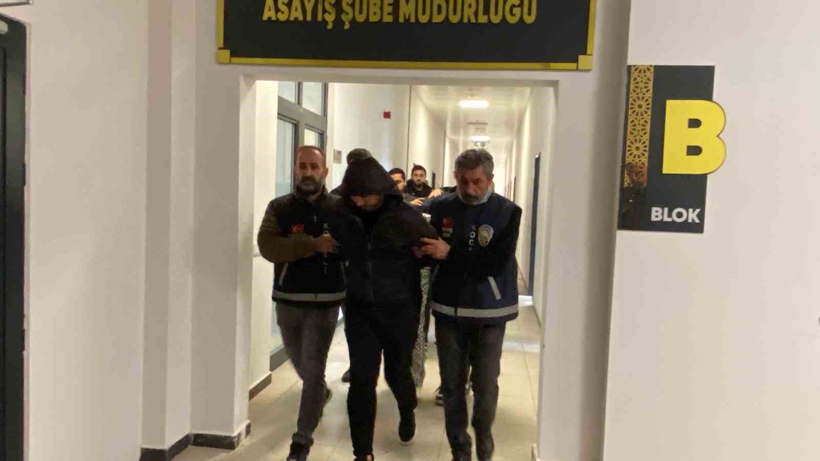 Kargo dolandırıcılığına polis operasyonu: 11 gözaltı
