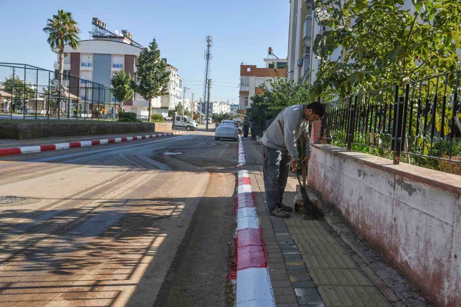 Kepez’den mahallelere aynı anda üç hizmet
