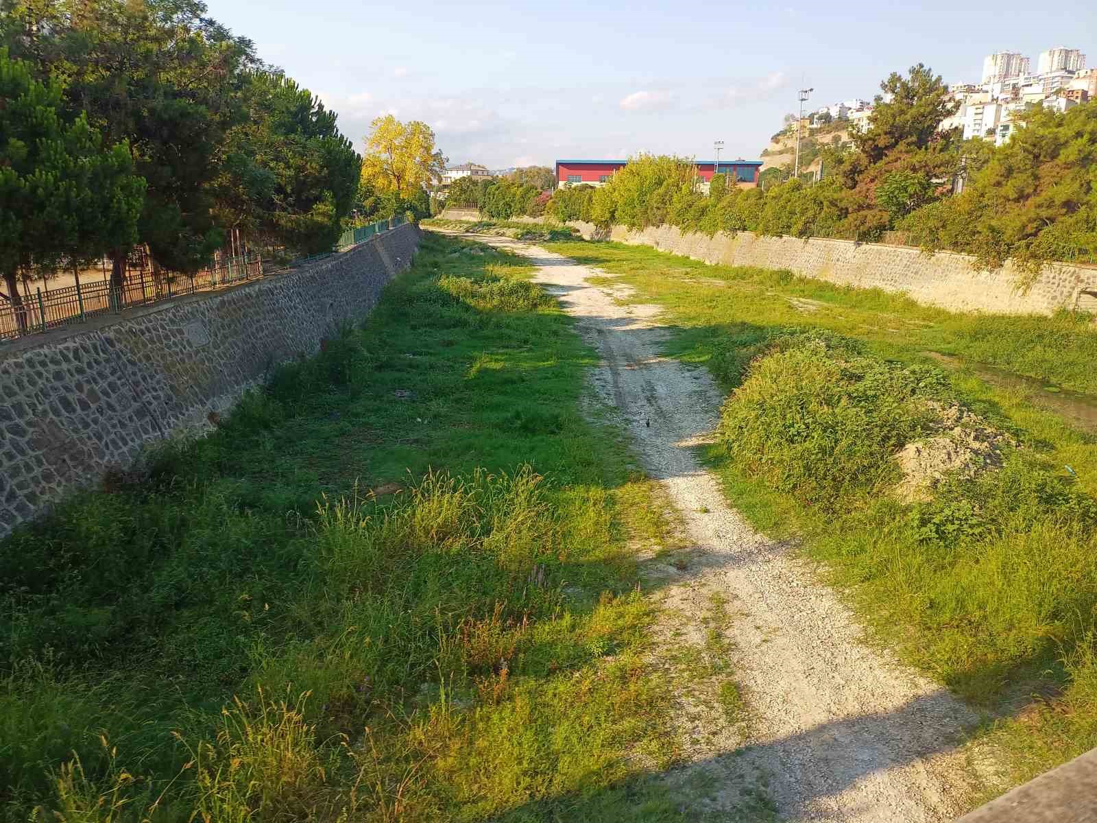 Samsun’da etkili olan sağanak, akarsuları coşturdu
