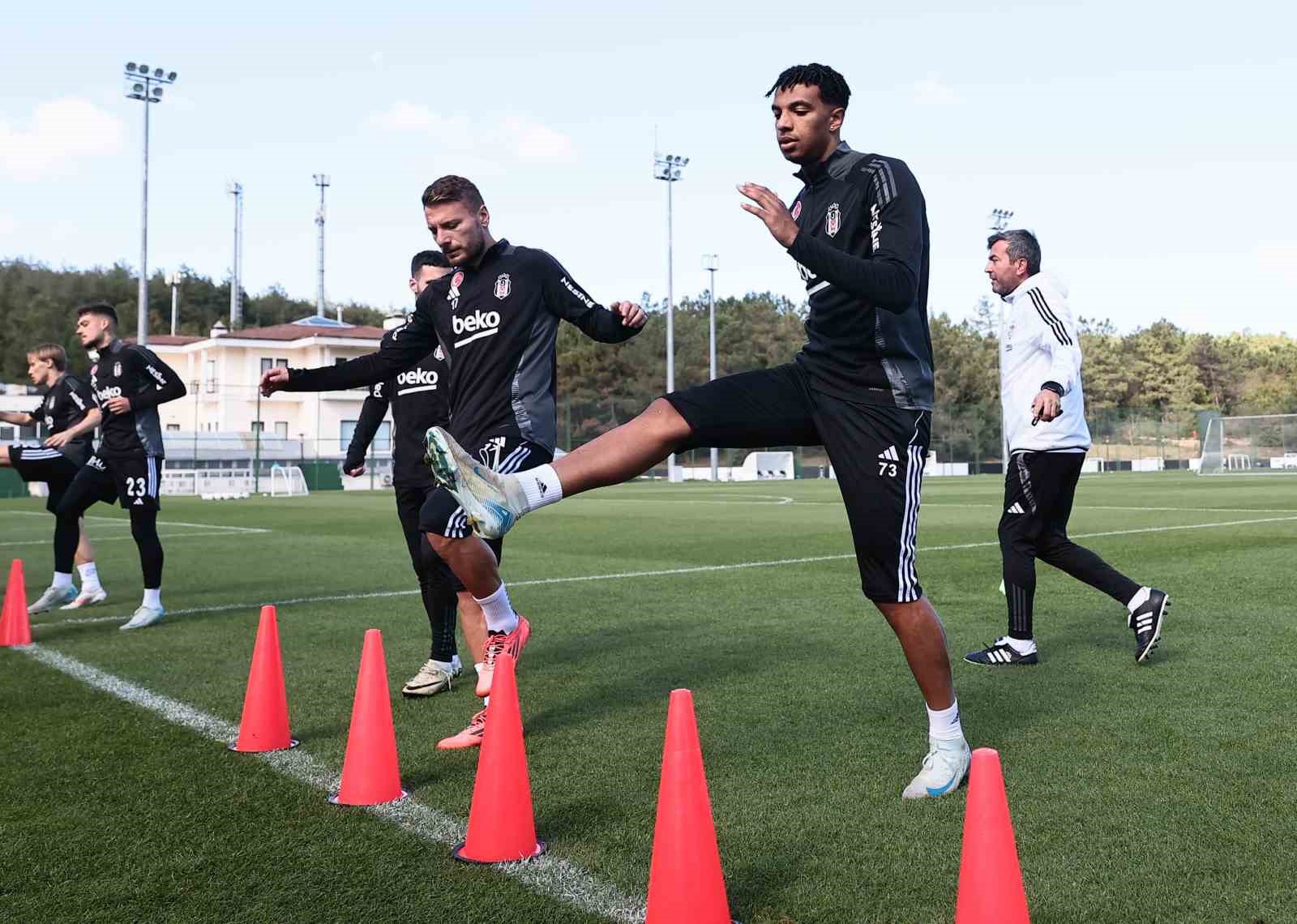 Beşiktaş’ta Lyon maçı hazırlıkları başladı
