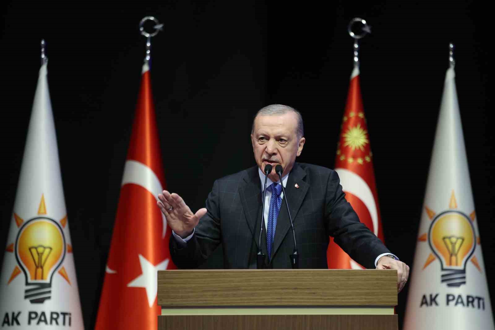 Cumhurbaşkanı Erdoğan: “Milletin çocuklarını hizmet diyerek himmet diyerek mankurtlaştıranların sonu tarihteki diğer insan kılıklı iblisler gibi onursuz bir ölüm olmuştur”
