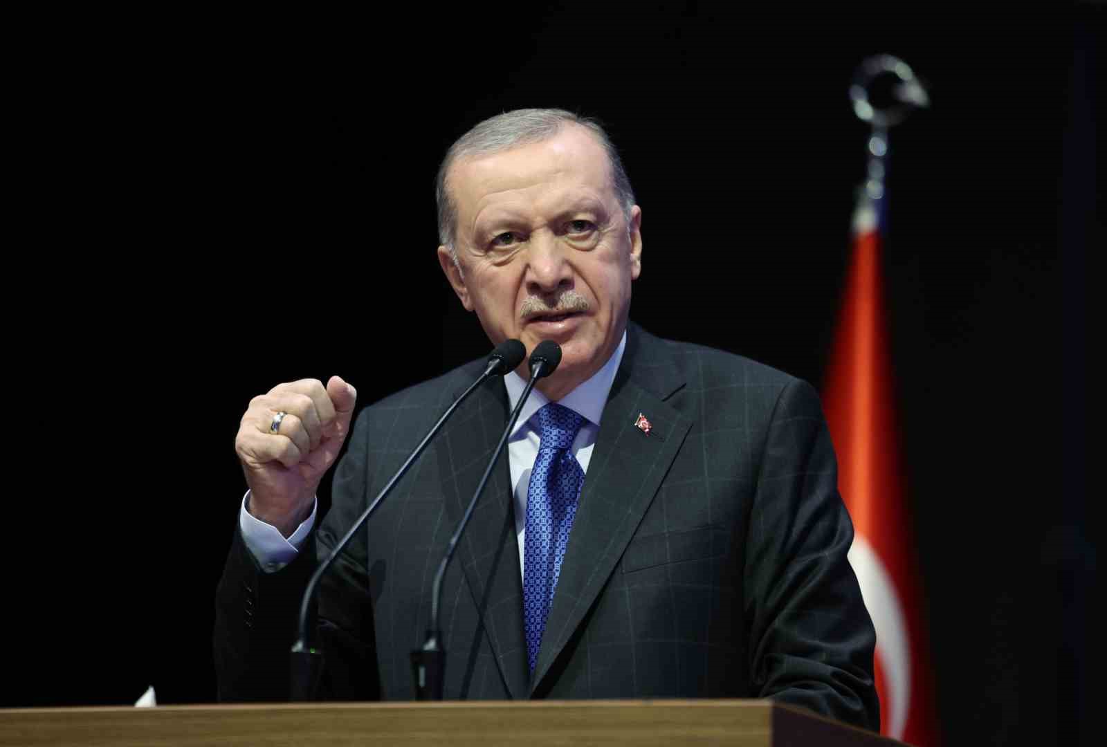 Cumhurbaşkanı Erdoğan: “Milletin çocuklarını hizmet diyerek himmet diyerek mankurtlaştıranların sonu tarihteki diğer insan kılıklı iblisler gibi onursuz bir ölüm olmuştur”
