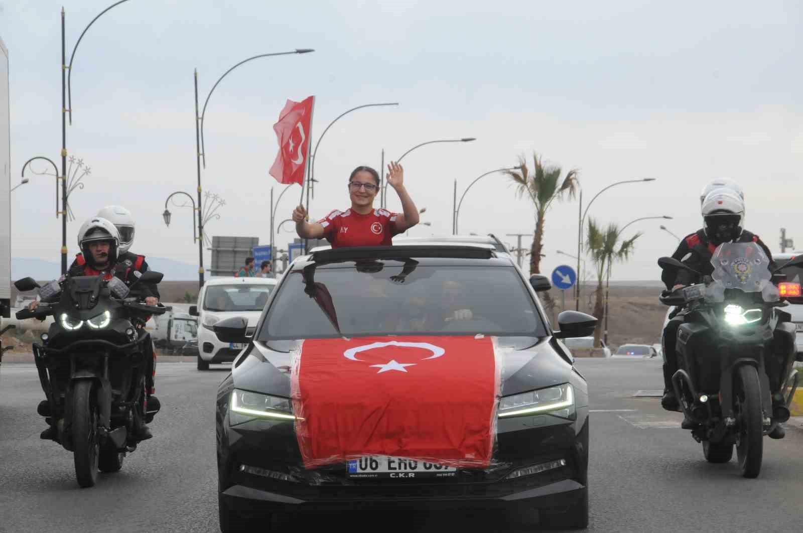 Avrupa şampiyonu sporcuya memleketi Cizre’de görkemli karşılama
