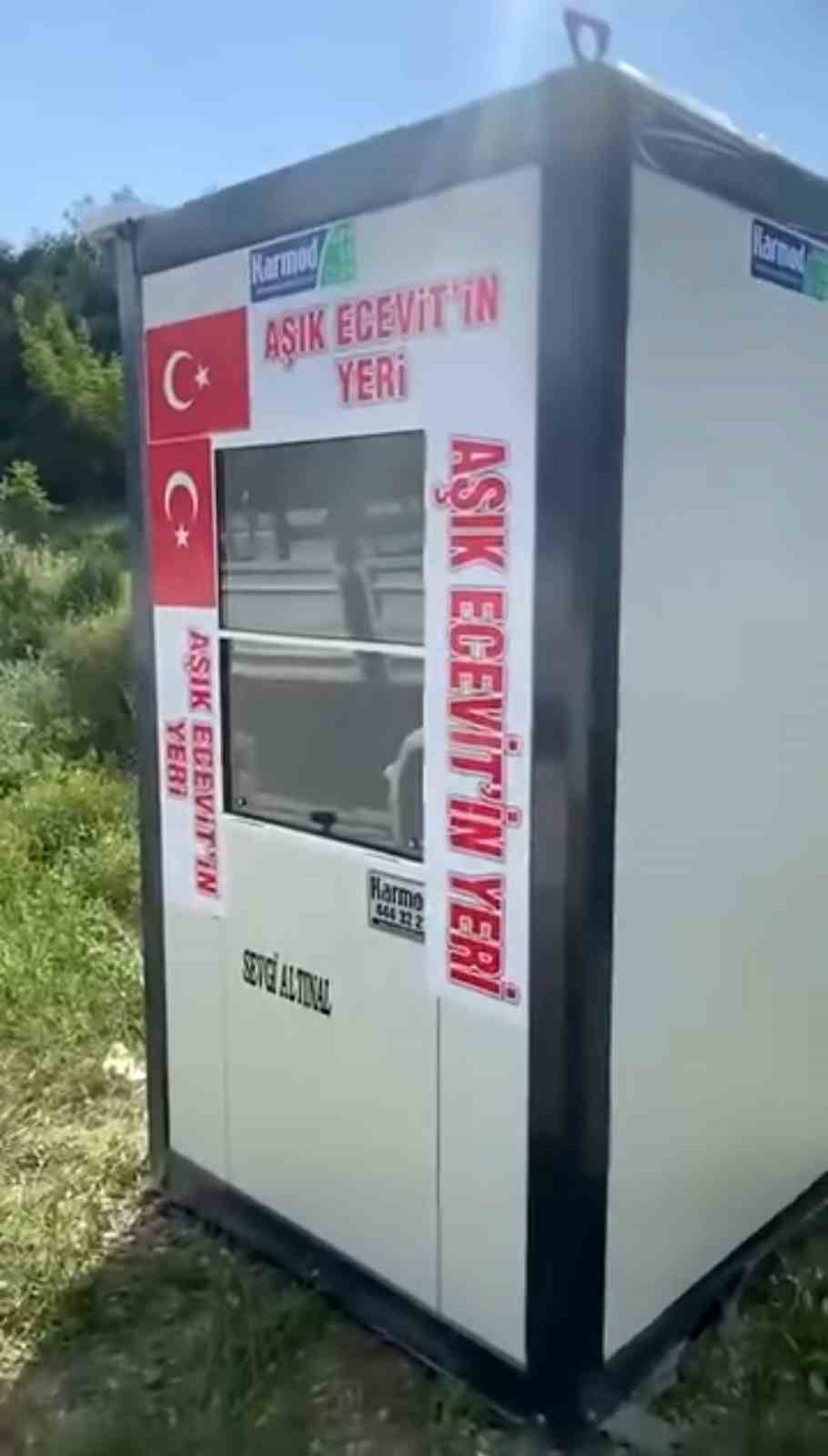 Kadın tır şoföründen Âşık Ecevit’e kulübe
