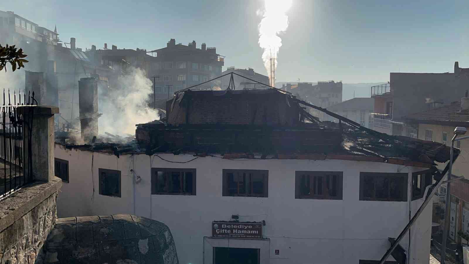 Alevlere teslim olan tarihi hamam küle döndü
