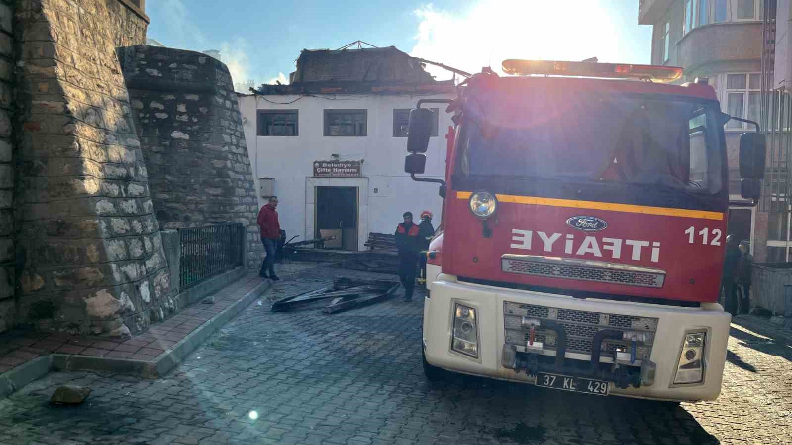 Alevlere teslim olan tarihi hamam küle döndü
