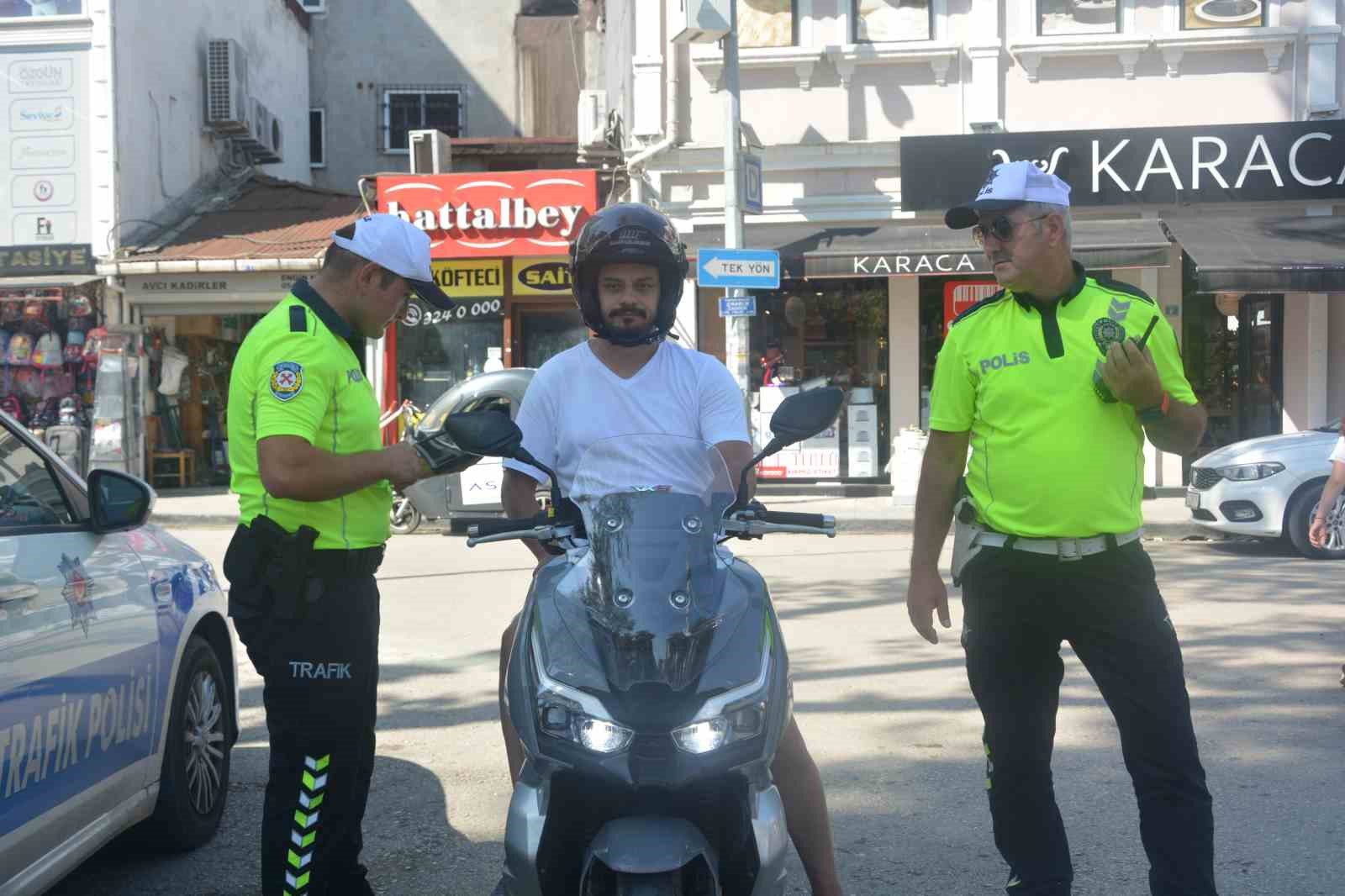 Ordu’da motosiklet ve otomobil sürücülerine eş zamanlı denetim
