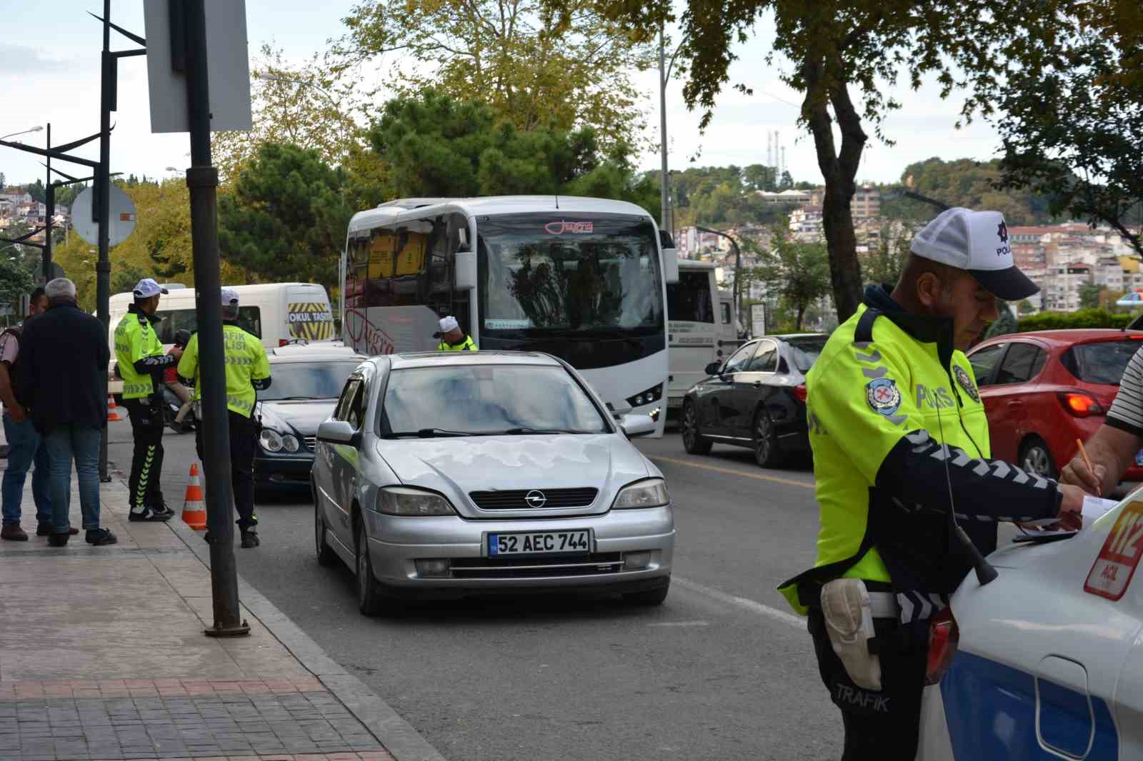 Ordu’da motosiklet ve otomobil sürücülerine eş zamanlı denetim
