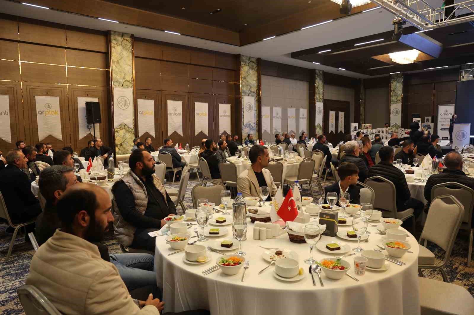 Diyarbakır’da ‘Usta Bilgilendirme ve Ürün Tanıtım’ programı
