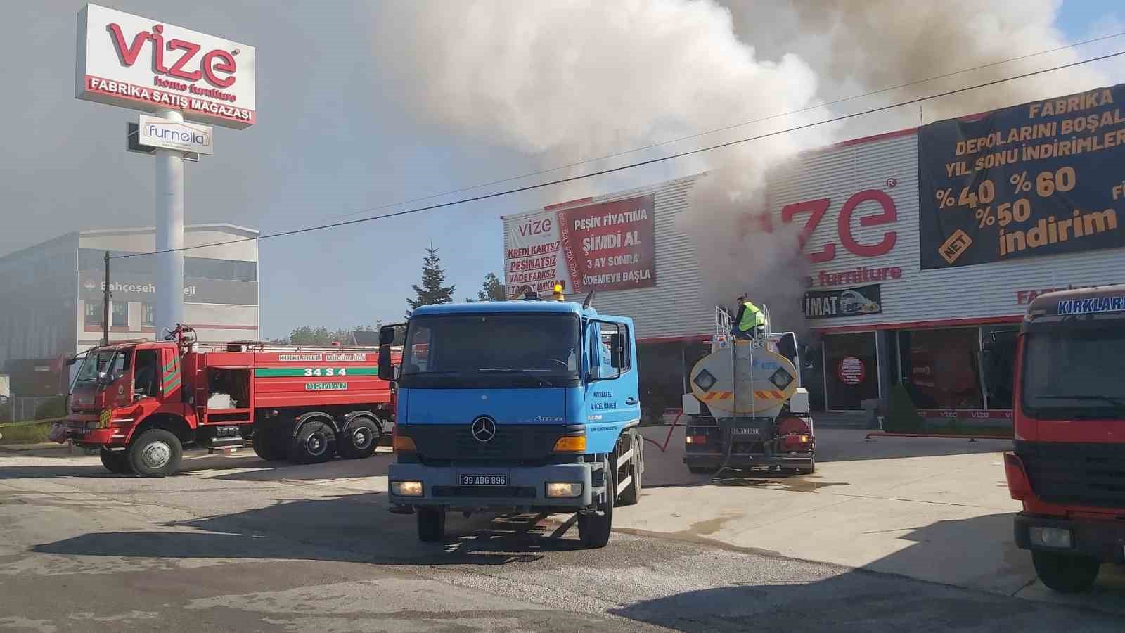 Kırklareli’nde mobilya mağazasında yangın
