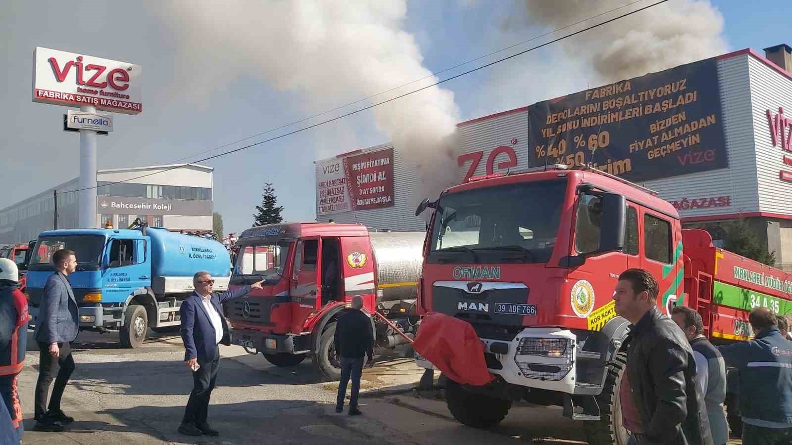 Kırklareli’nde mobilya mağazasında yangın
