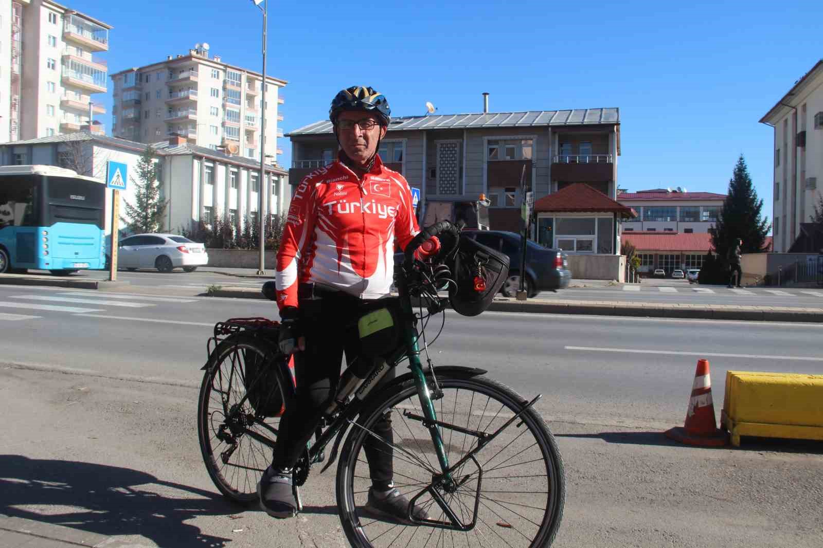 Şehit polis Şeyda Yılmaz anısına bin kilometre pedal çevirdi
