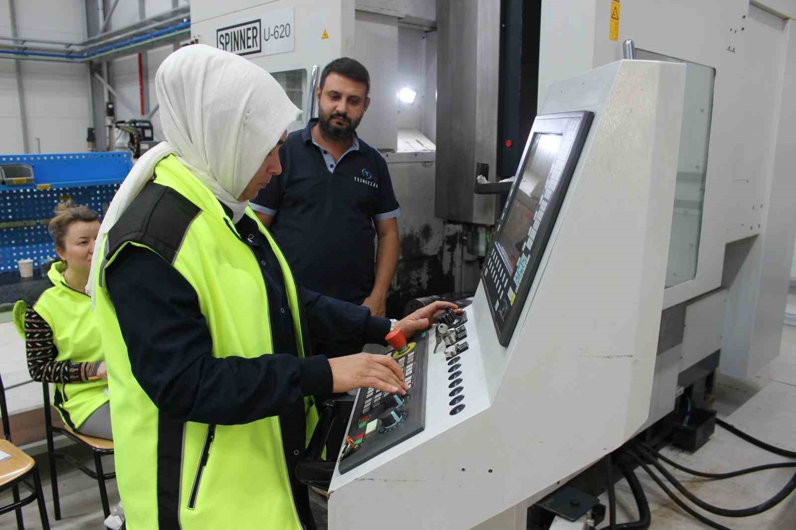 Orta Karadeniz Kalkınma Ajansı desteğiyle yetişen kadın CNC operatörleri iş başı yaptı
