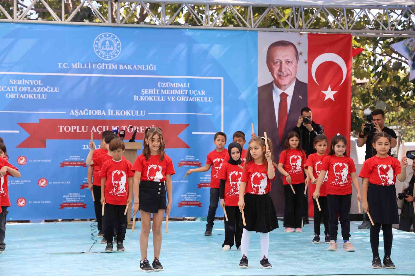 Bakan Tekin, Hatay’da okul açılışı gerçekleştirdi
