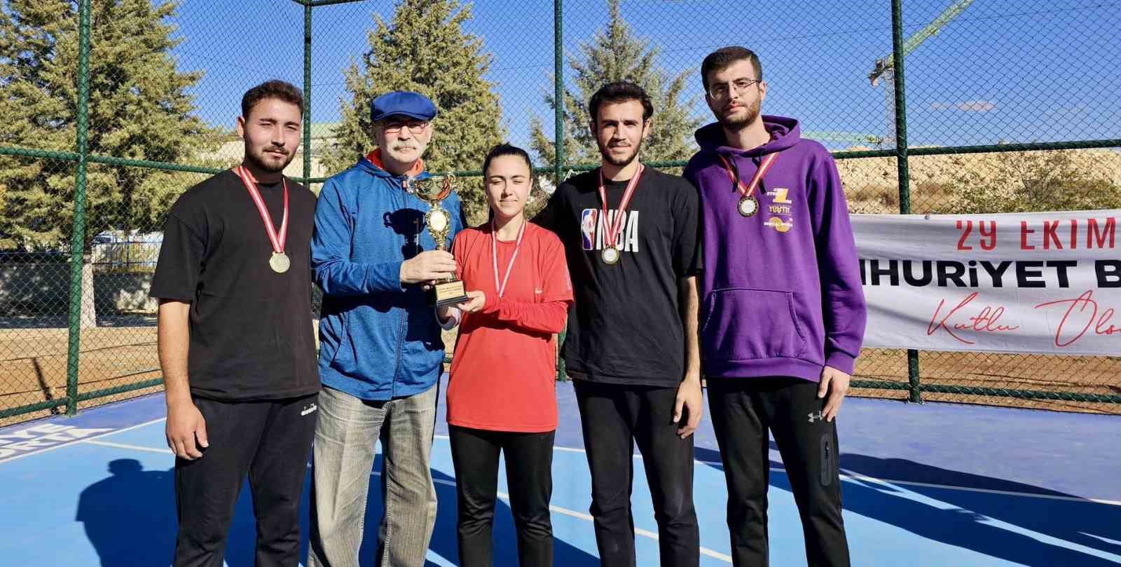 Cumhuriyet Bayramı etkinlikleri kapsamında GAÜN’de basketbol turnuvası düzenlendi
