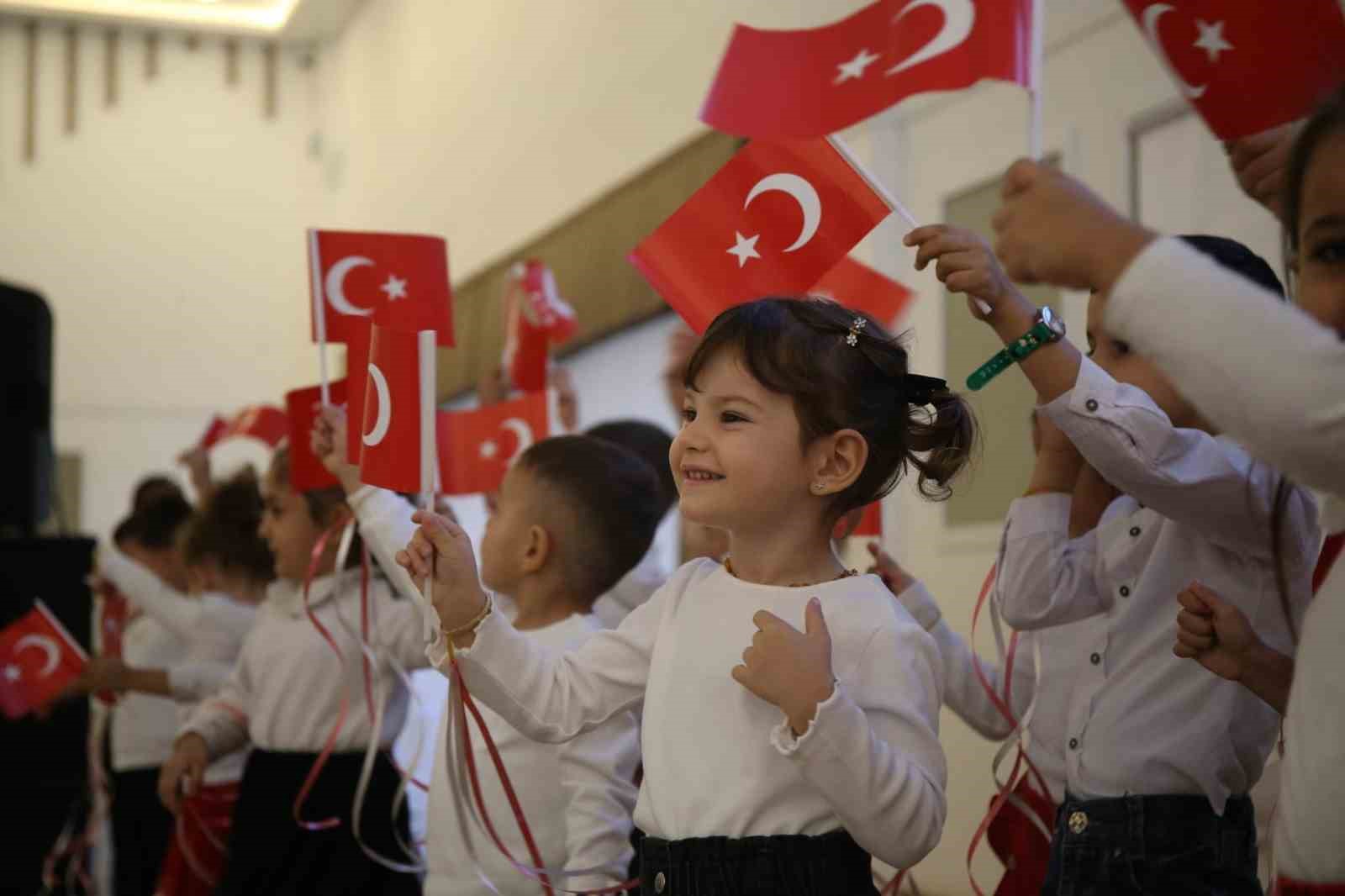 Merkezefendi’nin minik öğrencileri 29 Ekim’i coşkuyla kutladı
