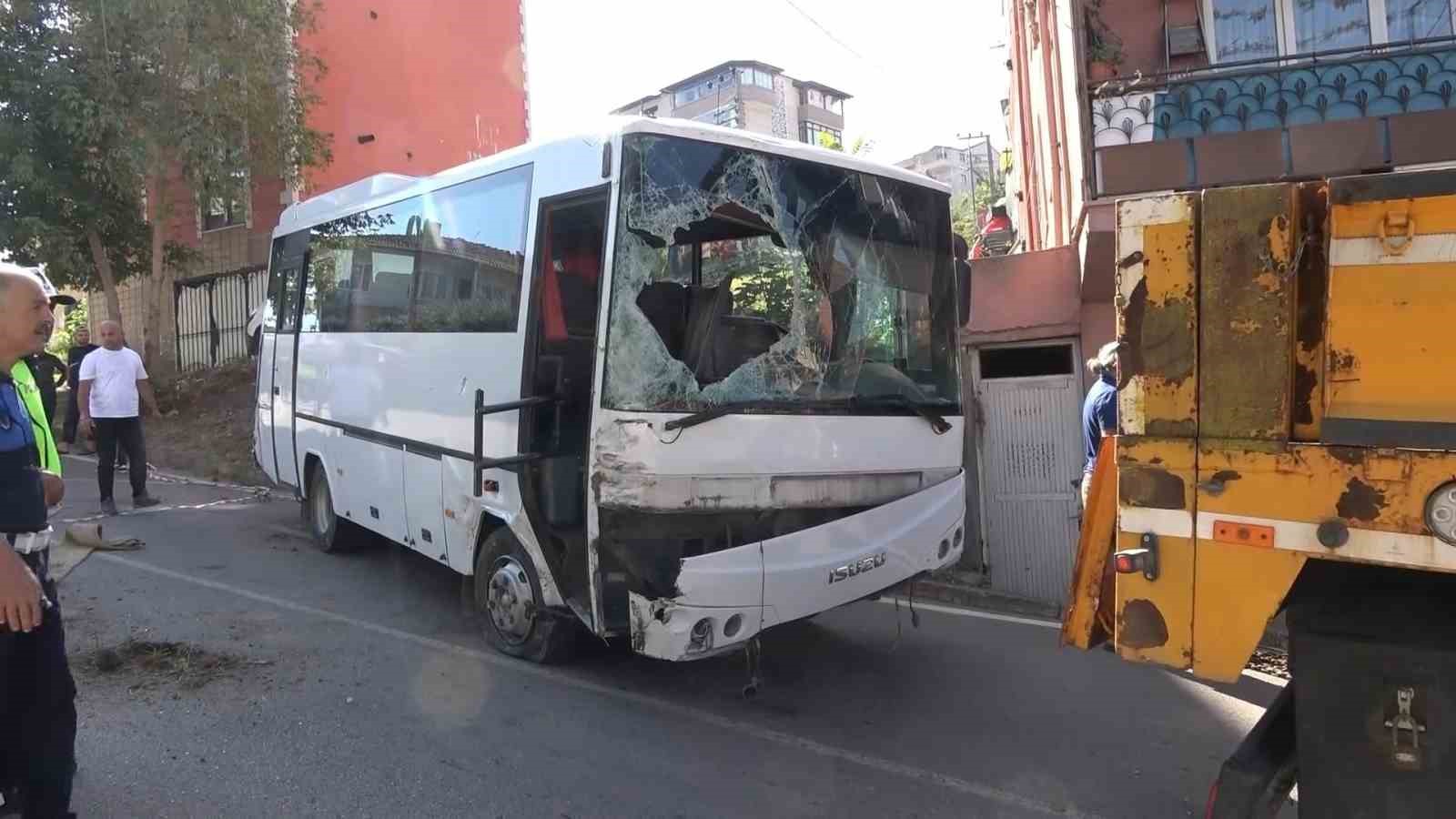 Okula giden anne ve kıza servis aracı çarpmıştı: 2 sanığa toplam 12 yıl hapis
