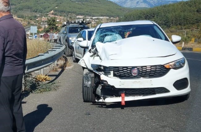 Ölümlü kaza sonrası yolu kapattılar
