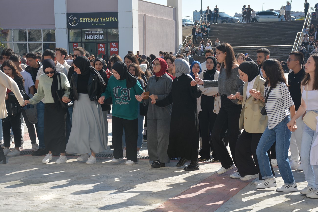 Sinop’ta Palamut Şenliği: 4 bin palamut ikram edildi
