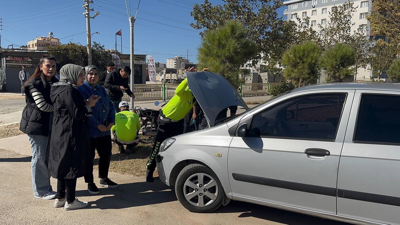 Kilis’te motosiklet ile otomobil çarpıştı:2 yaralı
