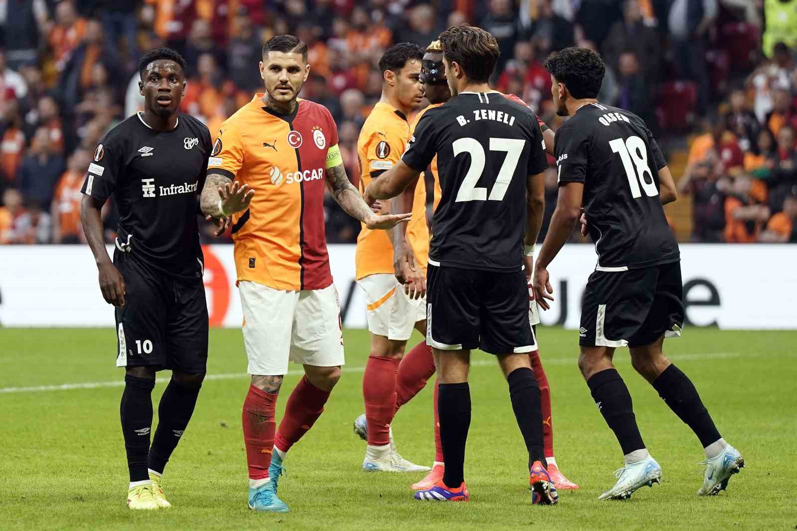 UEFA Avrupa Ligi: Galatasaray: 3 - Elfsborg: 0 (İlk yarı)
