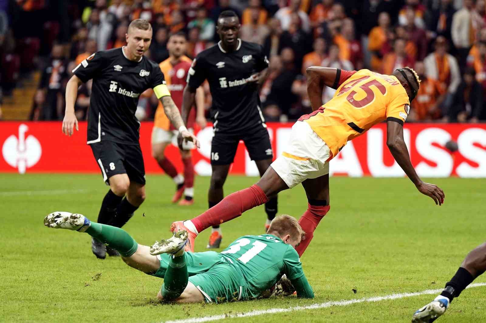 UEFA Avrupa Ligi: Galatasaray: 3 - Elfsborg: 0 (İlk yarı)
