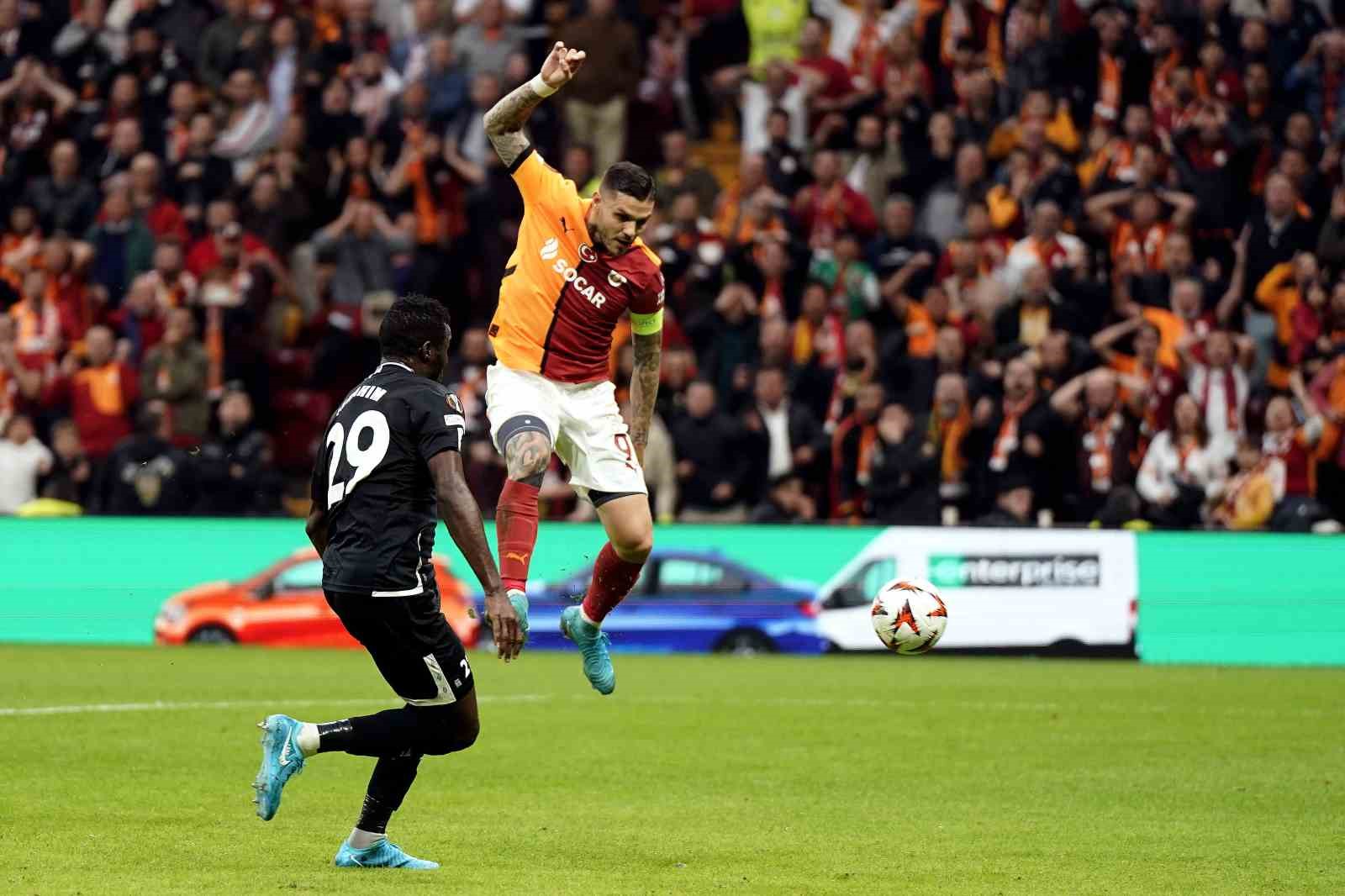 UEFA Avrupa Ligi: Galatasaray: 3 - Elfsborg: 0 (İlk yarı)
