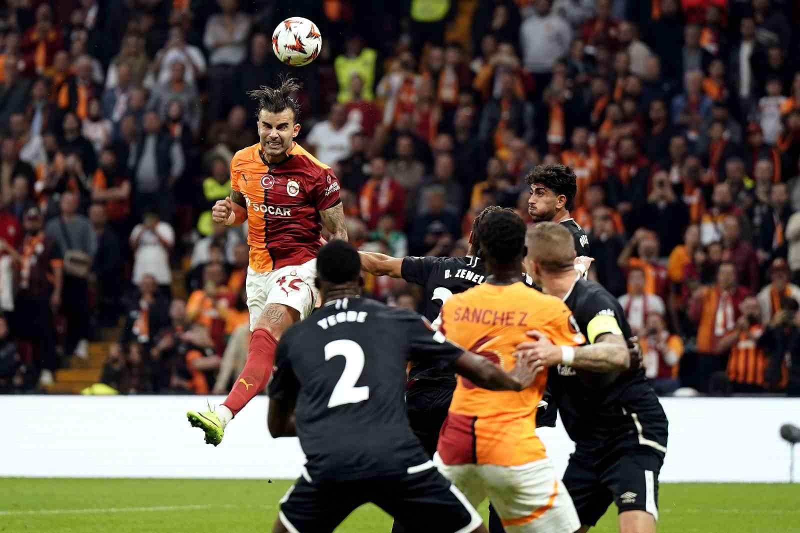 UEFA Avrupa Ligi: Galatasaray: 3 - Elfsborg: 0 (İlk yarı)
