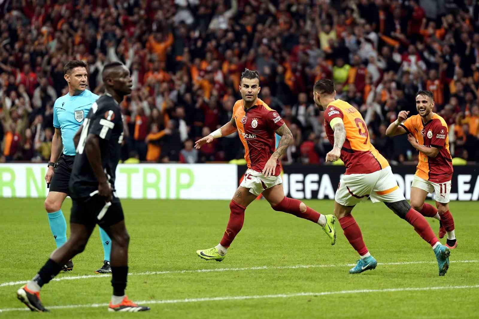 UEFA Avrupa Ligi: Galatasaray: 3 - Elfsborg: 0 (İlk yarı)
