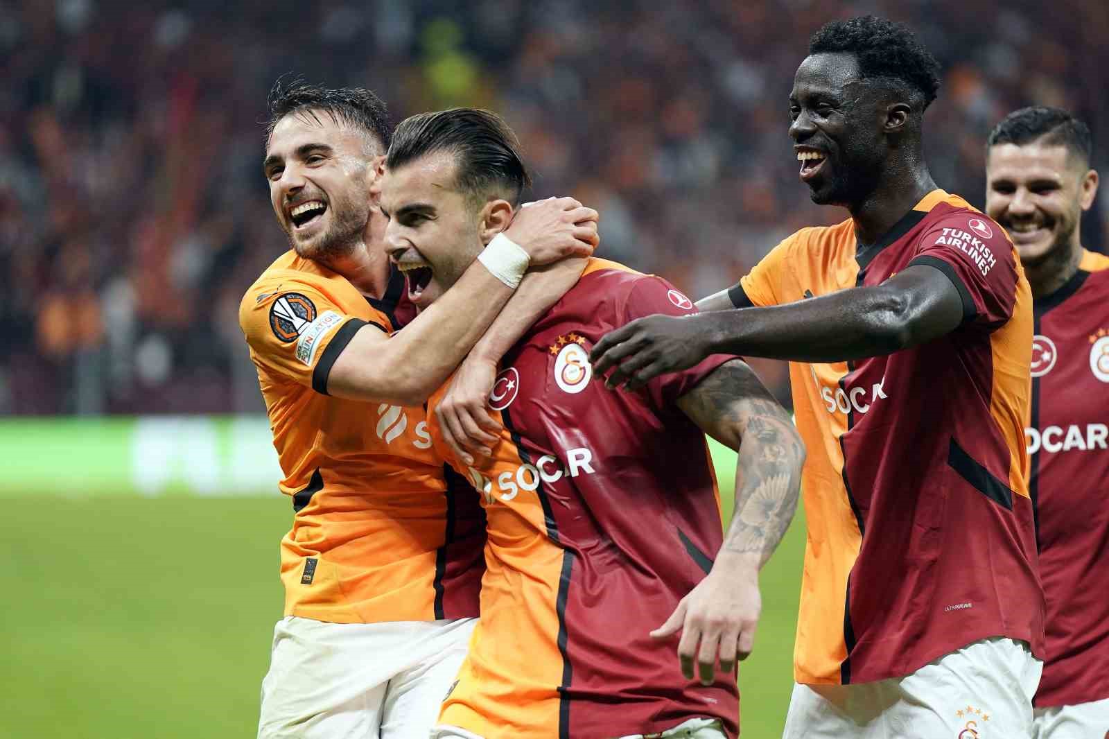 UEFA Avrupa Ligi: Galatasaray: 3 - Elfsborg: 0 (İlk yarı)
