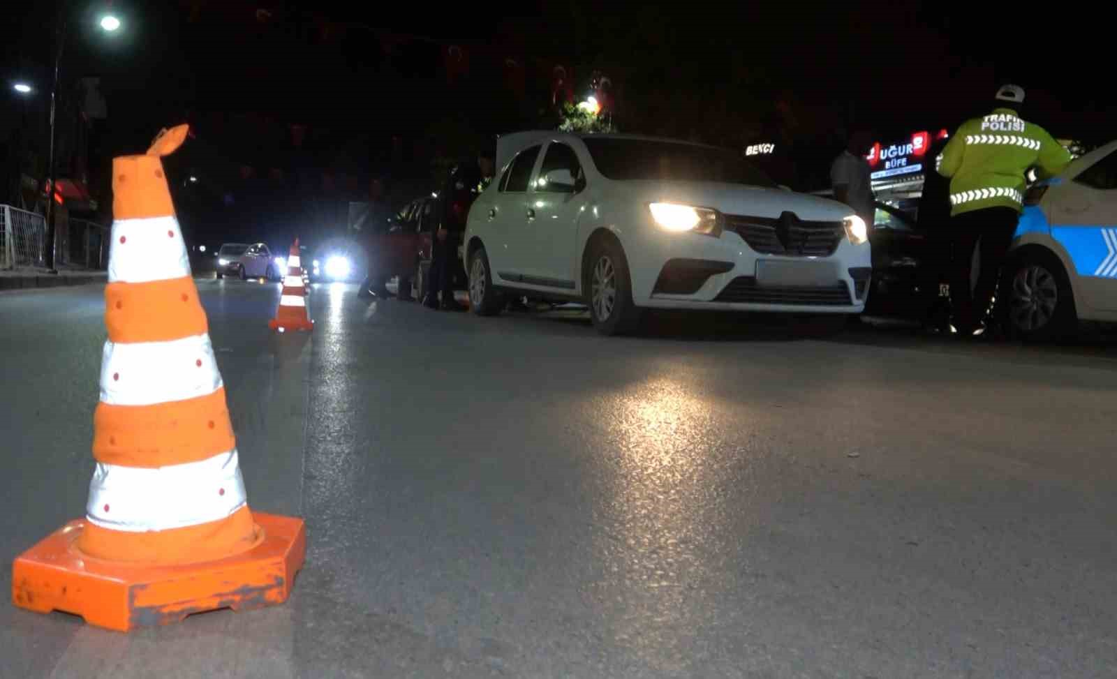 Aksaray’da araç ve şahıslar didik didik aranıyor
