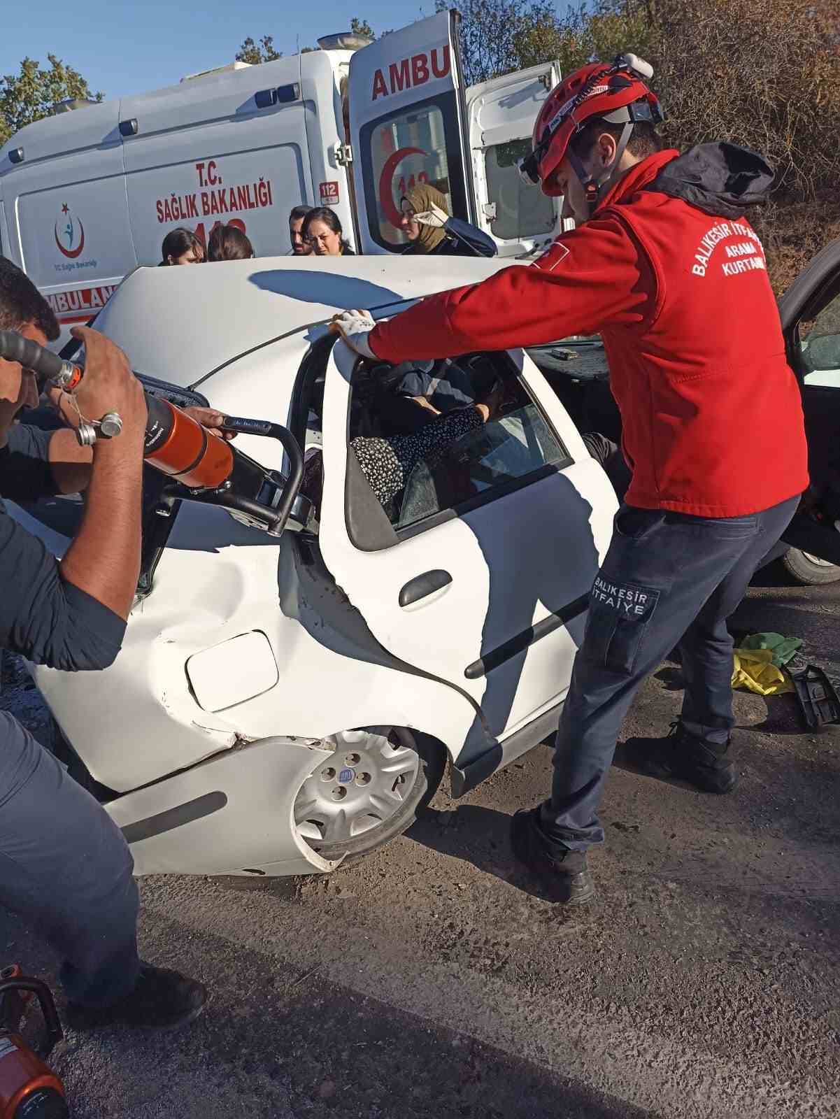 Savaştepe’de trafik kazası: 1 ölü 4 yaralı
