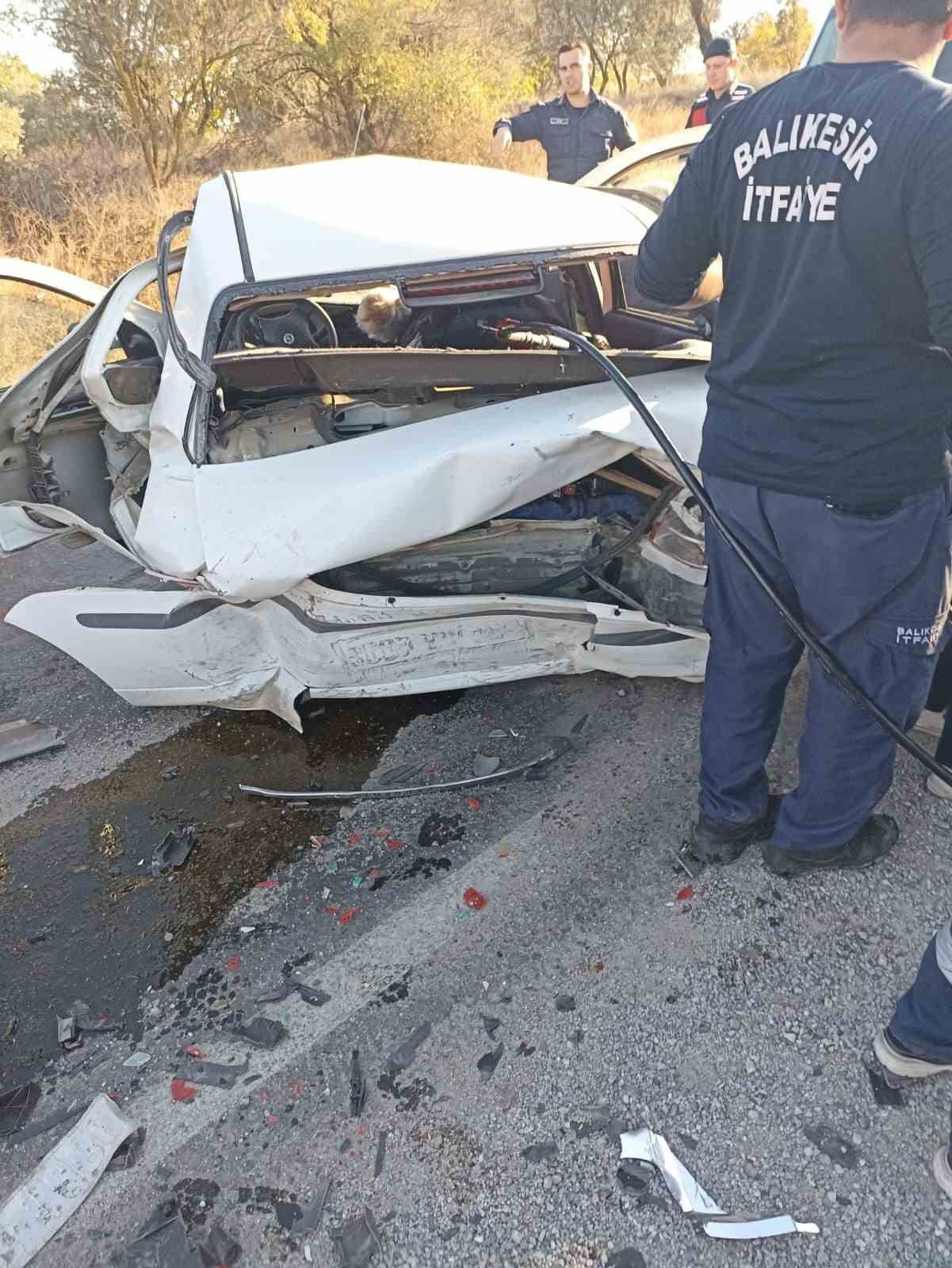 Savaştepe’de trafik kazası: 1 ölü 4 yaralı
