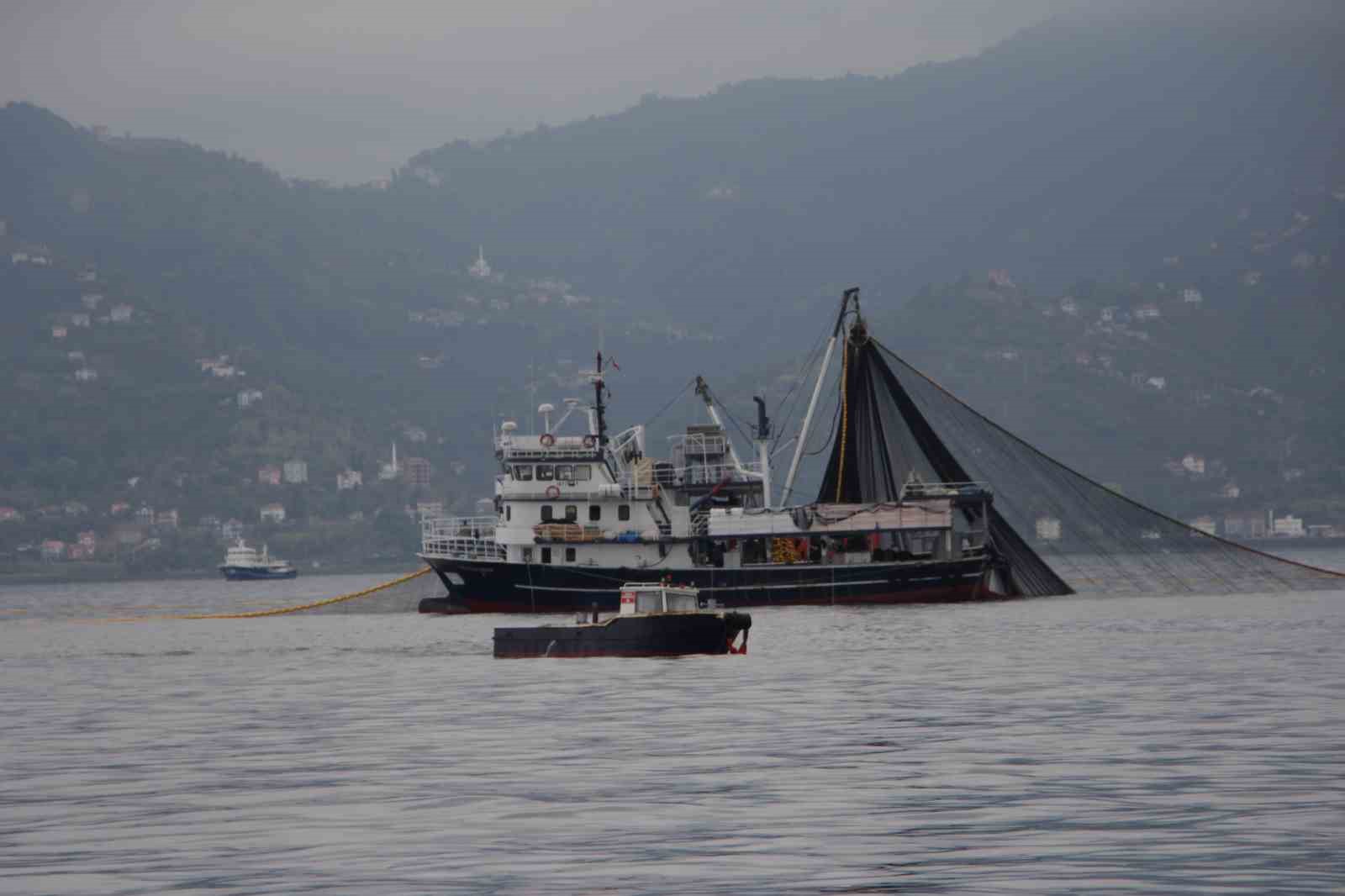 Balıkçıların zorlu mesaisi
