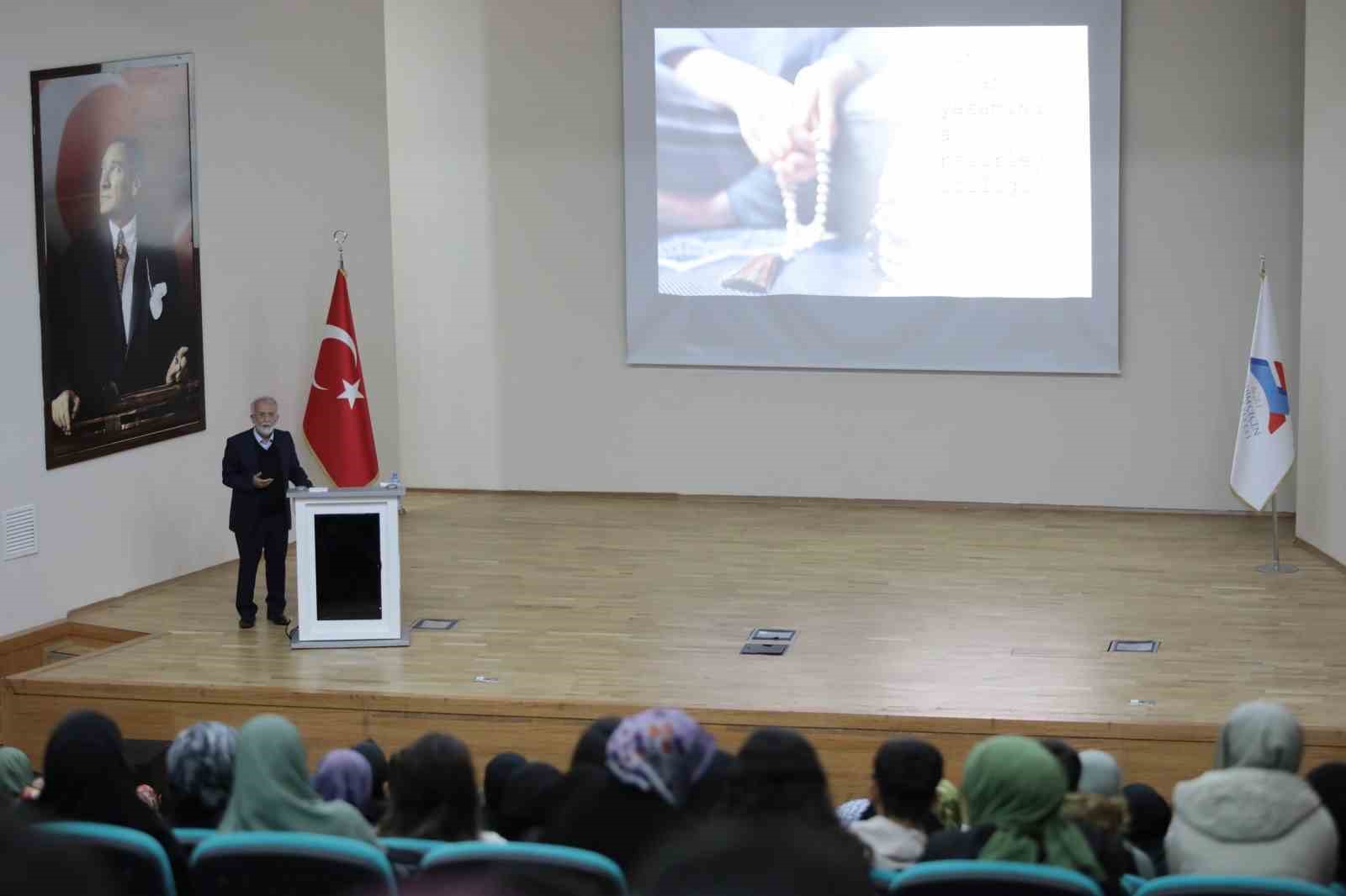 AİÇÜ’de “Din ve Teopolitik” konferansı düzenlendi
