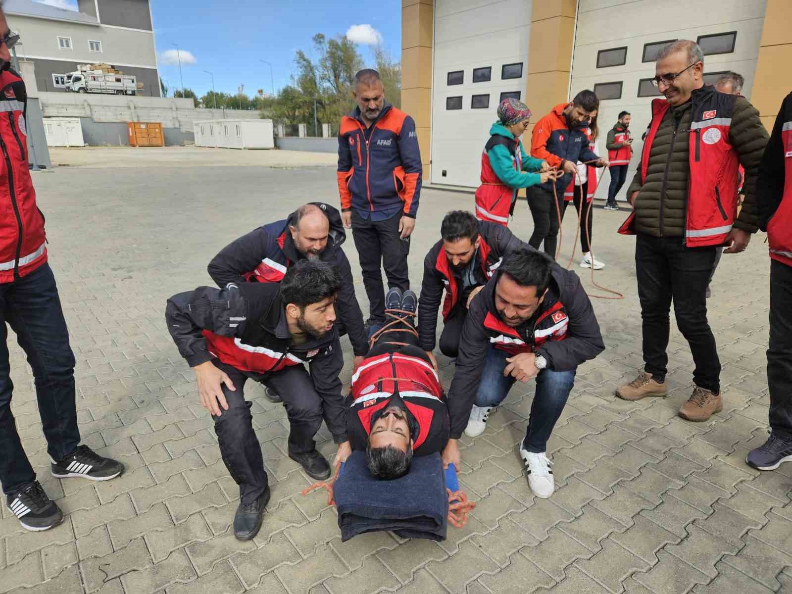 Bingöl’de MEB AKUB üyelerine eğitim
