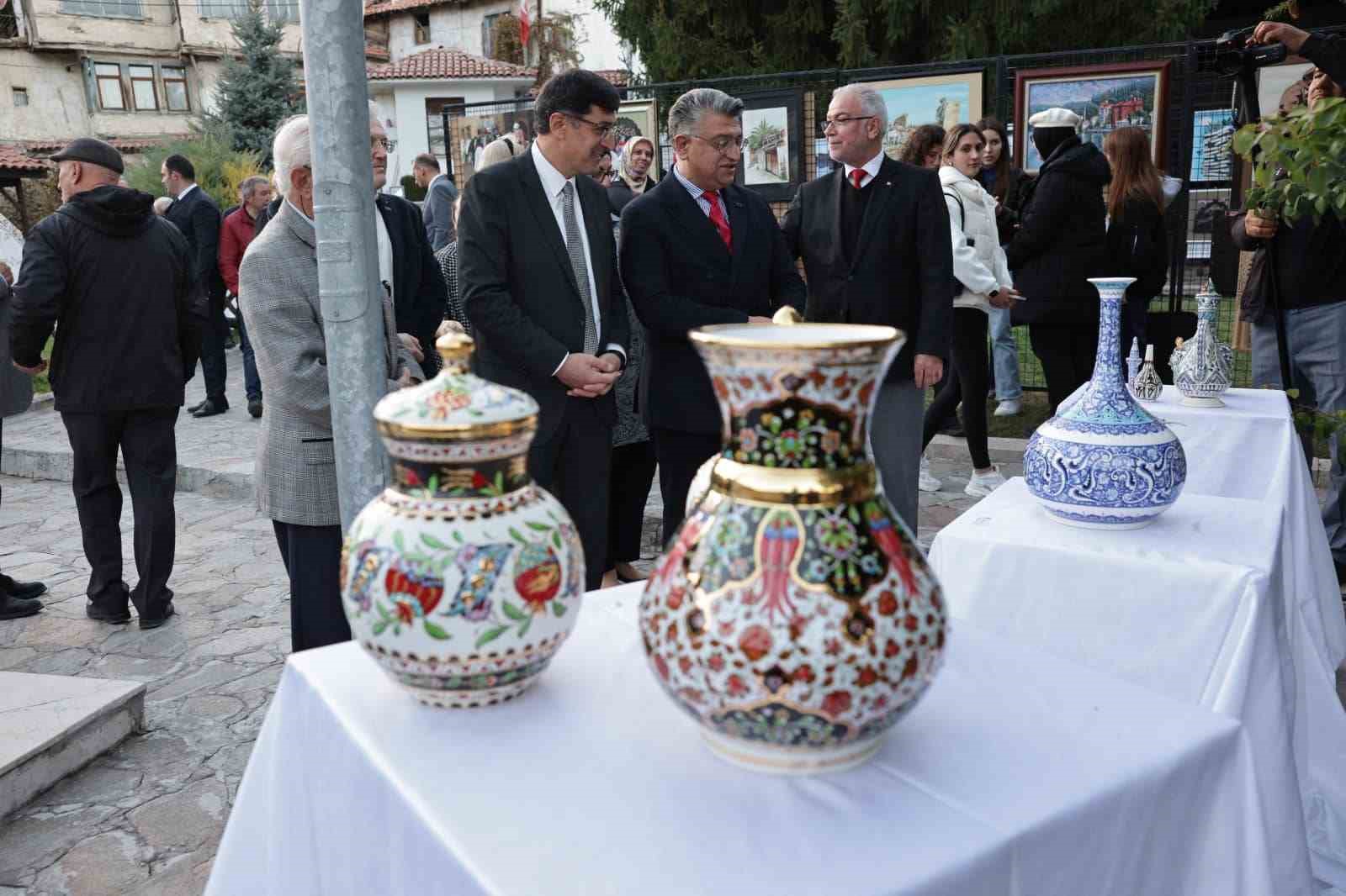 Kütahya’da ’bir asırlık dostluk için sanat’ konulu uluslararası çağrılı karma sergi
