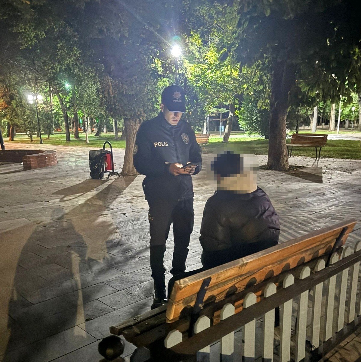 Erzincan’da parklarda polis uygulaması
