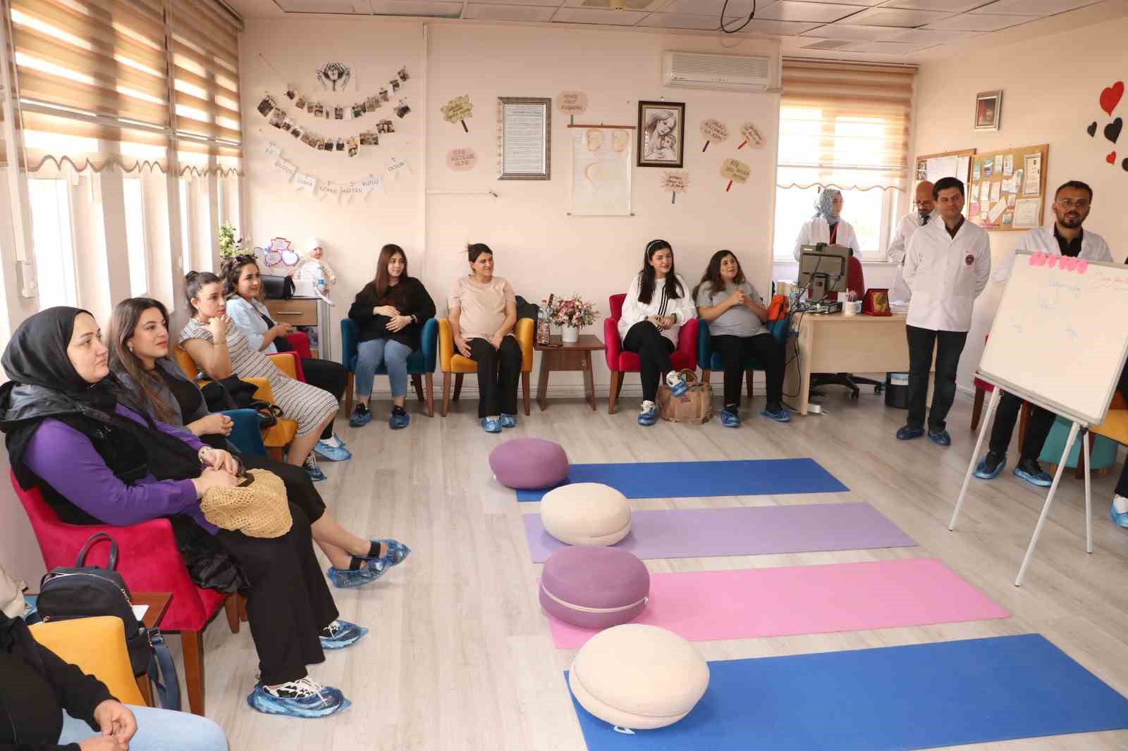 Erzincan’da Gebe Okulu eğitimleri ile anneler bilgilendiriliyor
