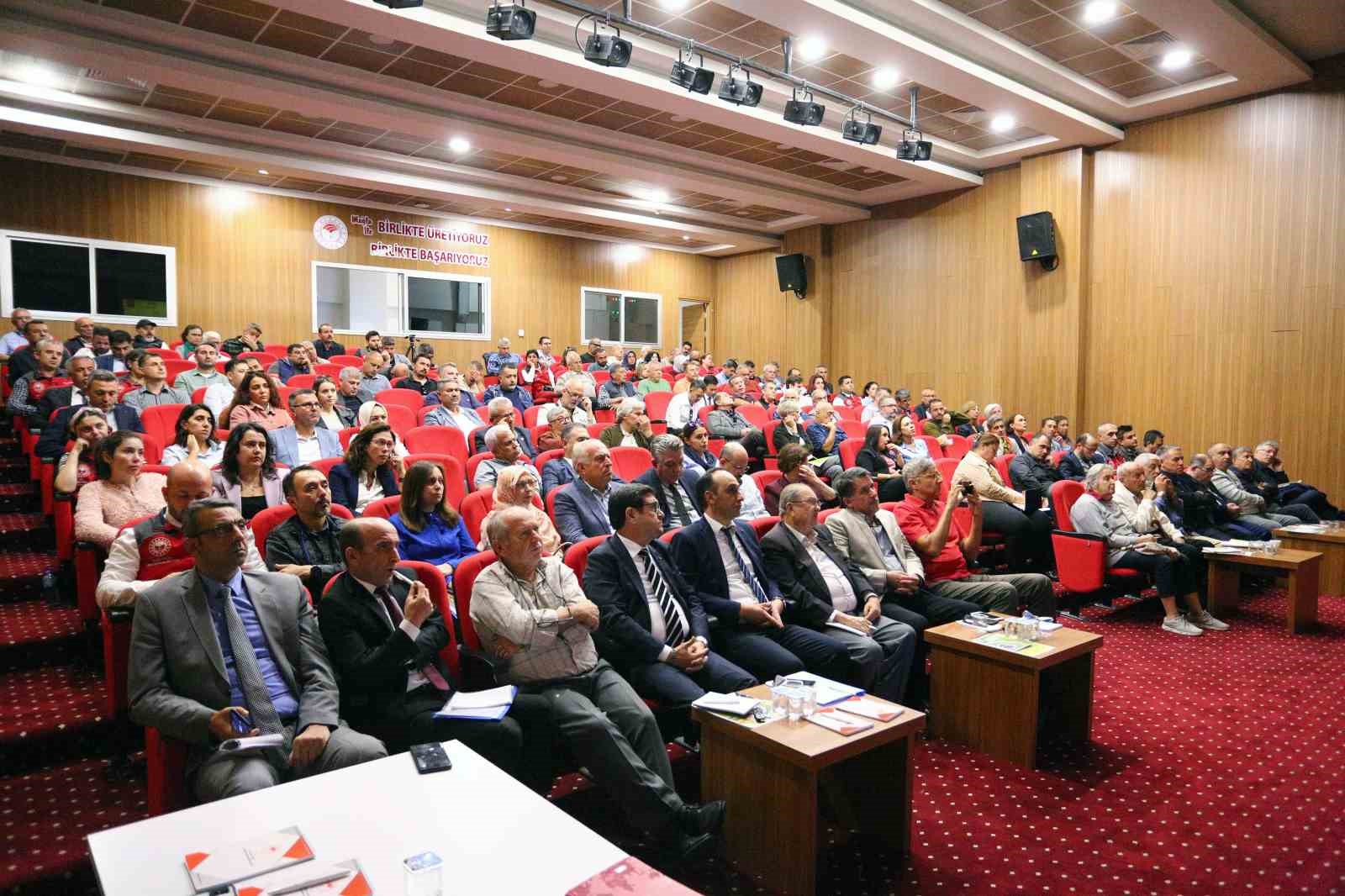 Zeytin hasadı öncesi sektör temsilcileri bilgilendirildi
