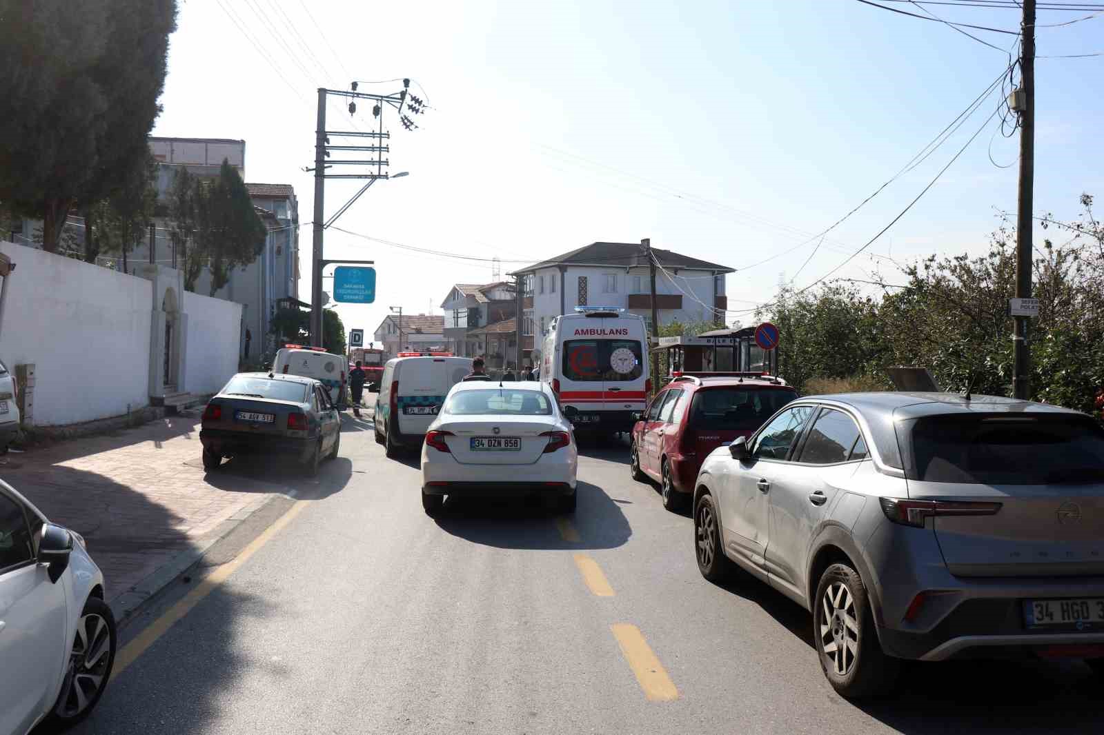 Metruk yapıda çıkan yangın doğalgaz borusunu patlattı
