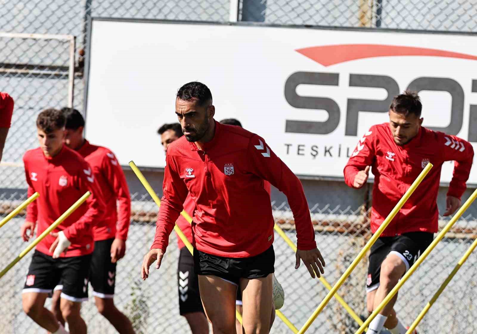 Sivasspor, Adana Demirspor maçının taktiğini çalıştı
