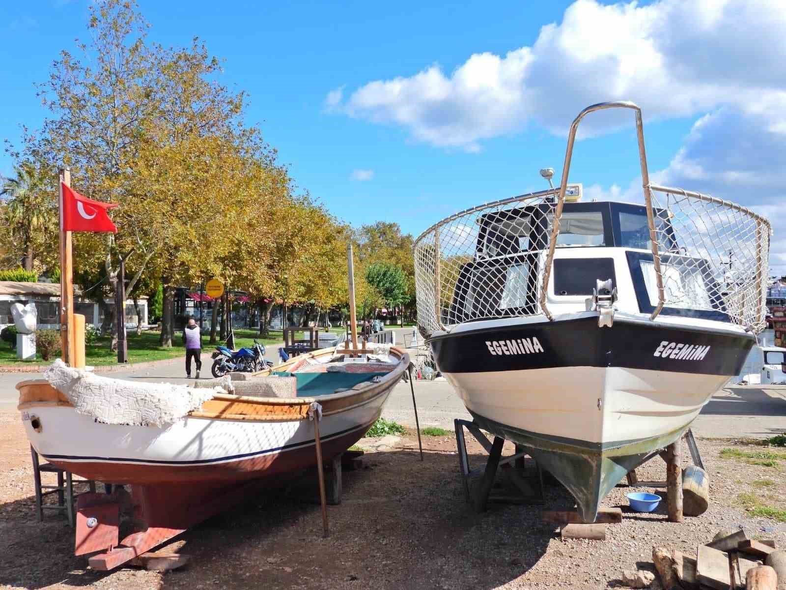 Erdek’te tekneler yeni sezona hazırlanıyor
