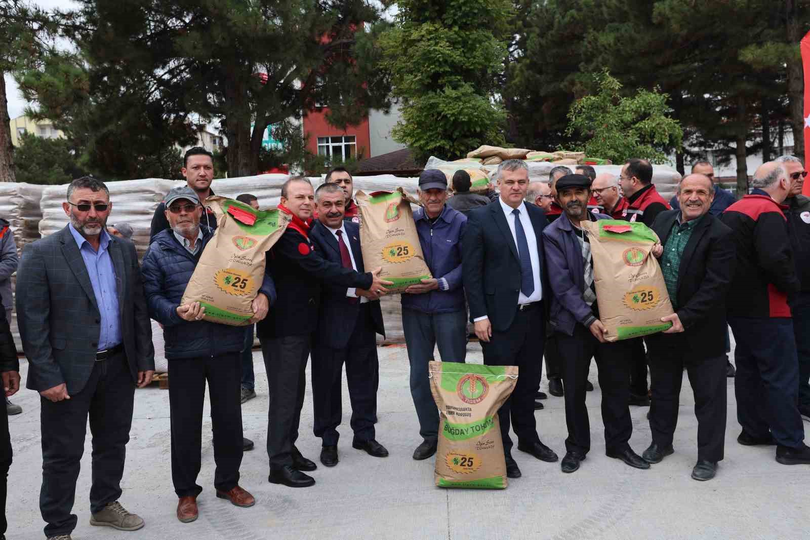 Doğal afetler nedeniyle mağdur olan çiftçilere tohum desteği
